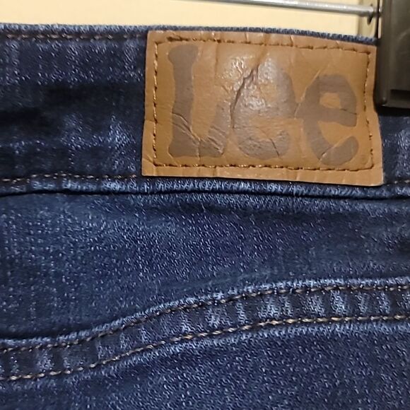 LEE Women's Blue Slims Relaxed Fit Straight Leg Jean Size 12M - Picture 6 of 7